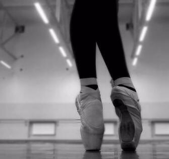 Pointe Shoes Ballet Wallpaper