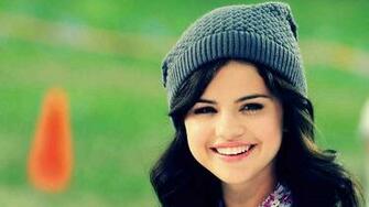 Selena Gomez Beautiful HD Wallpaper