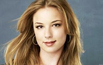 Emily Vancamp Wallpaper