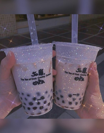 Preppy Boba Wallpaper