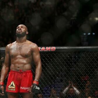 Ufc Results Jon Jones Defeats Daniel Cormier With Late Round