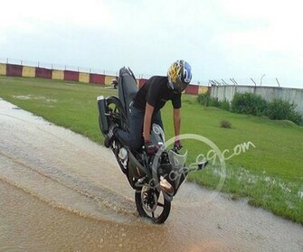Royal Wallpaper Bike Stunt