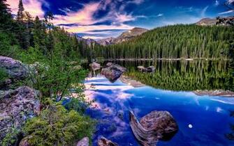 Beautiful Alpine Lake Wallpaper