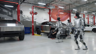 Tesla S Future Is The Optimus Humanoid Robot Not Cars Predicts