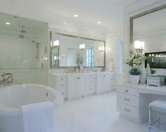 Of The Persian Wallpaper Creates A Sensational Look Like No Other