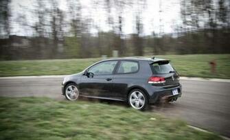 Volkswagen Golf R Photo