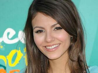 Victoria Justice Wallpaper