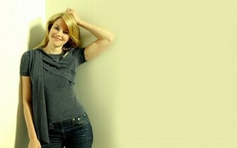 Elizabeth Banks Wallpaper
