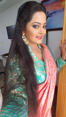 Anjana Singh Is A Famous Bhojpuri Hot Actress Actor