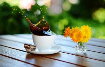 Wallpaper Macro Flowers Squirt Table Coffee Splash Cookies