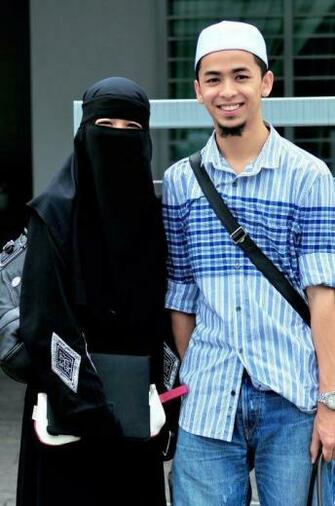Muslimah Photos Girls And Women Hijab Islamicartdb