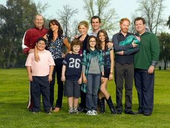 Modern Family B L M Rehberi Tan T Wallpaper Kadro