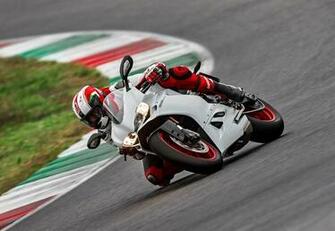Ducati Panigale Makes Official Debut Replaces Video