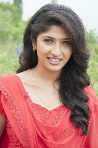 Saptagiri Express Heroine Roshini Prakash Pics