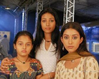 Three Sisters Kanchan Kakon And Shamoli Wallpaper Size
