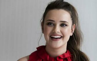 HD Katherine Langford Smile Y Wallpaper