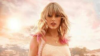 Taylor Swift Lover Wallpaper Top