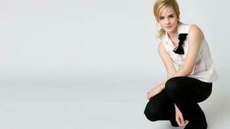 Wallpaper Emma Watson Blonde Girl Costume