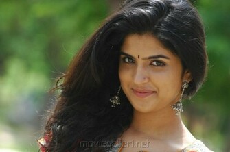 Deeksha Seth Cute Wallpaper New Photos Nude And Porn Pictures