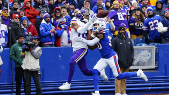 Watch Justin Jefferson Makes Insane One Handed Catch Yardbarker