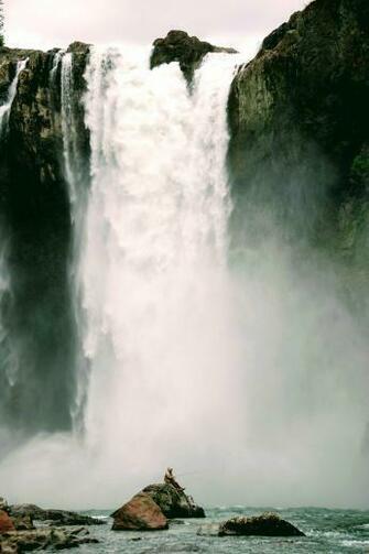 Itap Of A Fisherman At Snoqualamie Falls Photo Background