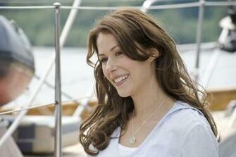 Amanda Crew HD Wallpaper Full Pictures