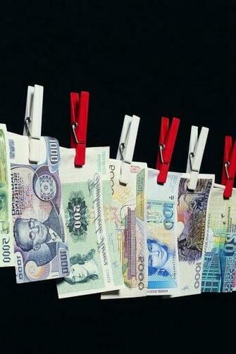 Money On Clothesline iPhone HD Wallpaper