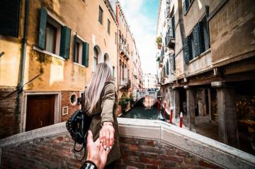 Couple In Venice Italy Travel Stock Photo Picjumbo