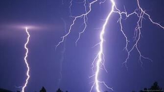 Massive Lightning Wallpaper