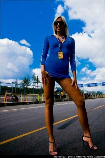 Top Grid Girls In The Wallpaper