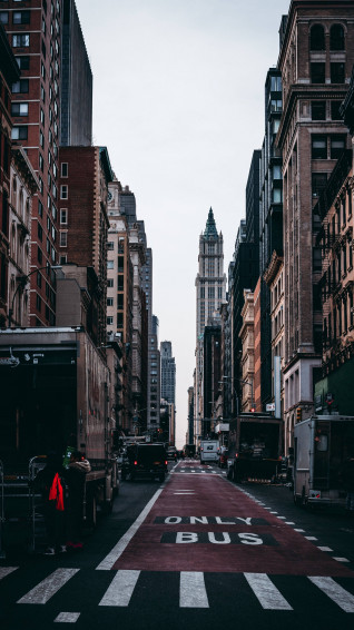New York City iPhone X Bus Lane Wallpaper