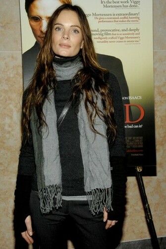 Gabrielle Anwar Photos Pictures Wallpaper
