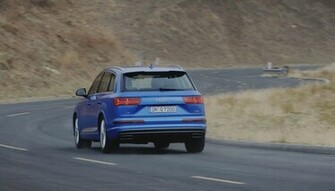 Audi Q7 Cool Background Wallpaper