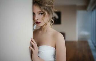 Wallpaper Look Girl Face Portrait Makeup Lipstick Neckline