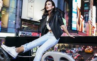 Wallpaper Emily Ratajkowski Dkny Campaign