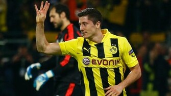Robert Lewandowski Football Player HD Wallpaper