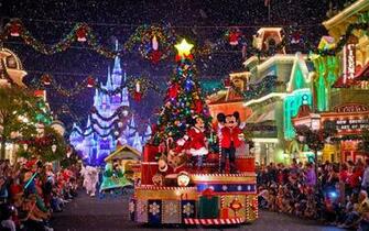 Disney Parks And Abc Celebrate The Holidays With Two Holiday
