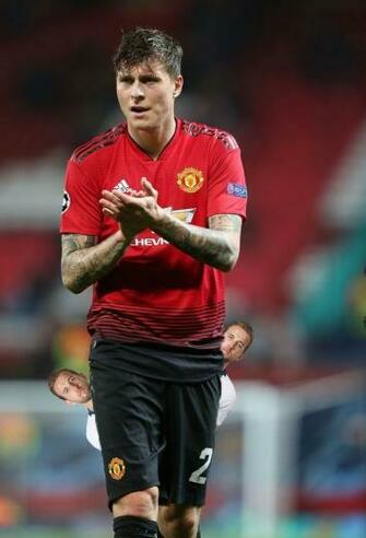 Victor Lindelof Walks Off With 350m In His Pocket Masterclass