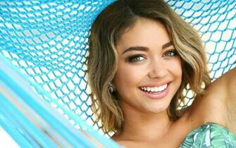Sarah Hyland Background Wallpaper Image In Collection