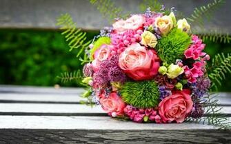 Wallpaper Spring Bouquet