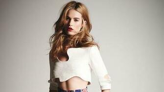 Lily James Wallpaper