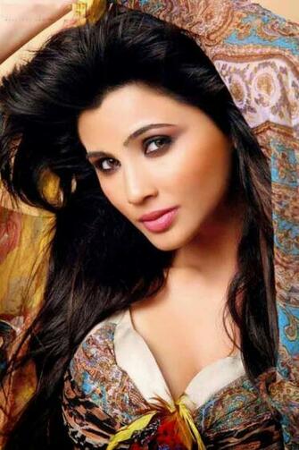 Daisy Shah HD Pics Tv Biography