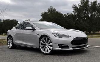 Future Tesla Sports Car Desktop Wallpaper