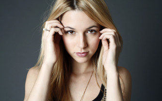 HD Alona Tal Wallpaper