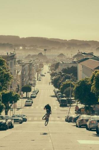 Cycling In San Francisco Wallpaper For iPhone