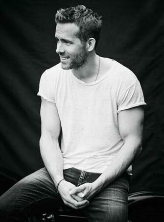 Ryan Reynolds Poster B Multiple Sizes Wall Decoration Wallpaper