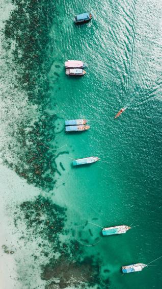 Wallpaper Shore Boats Sandbar Ocean Moored