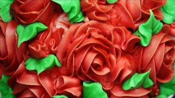 Cake Icing Red Roses Green Leaves Wallpaper Stream