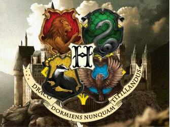 Hogwarts Crest Wallpaper By