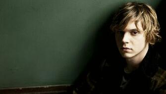 Evan Peters Wallpaper